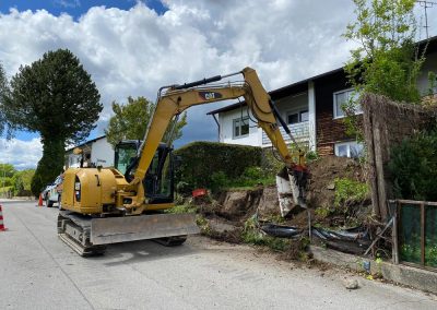 Baggerarbeiten an Hanggrundstück