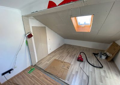 Dachgeschossausbau mit Laminatboden