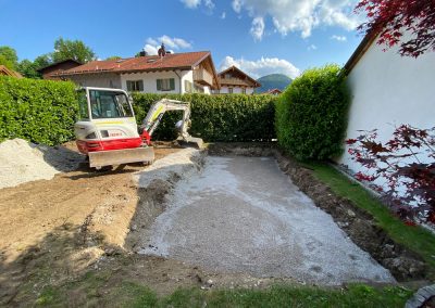 Verdichteter Untergrund für Poolfundament