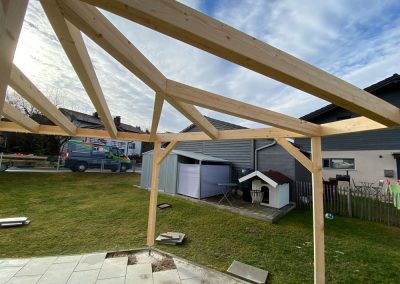 Holzunterkonstruktion für Terrassenüberdachung