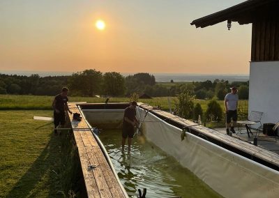 Poolaufbau mit tragender Stahlkonstruktion