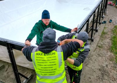 Poolaufbau mit tragender Stahlkonstruktion