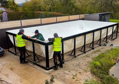Poolaufbau mit tragender Stahlkonstruktion
